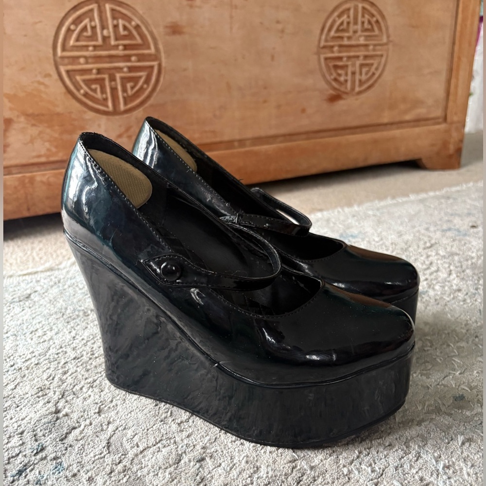 Ellie Mary Jane  Platform Shoes - Picture 7 of 10
